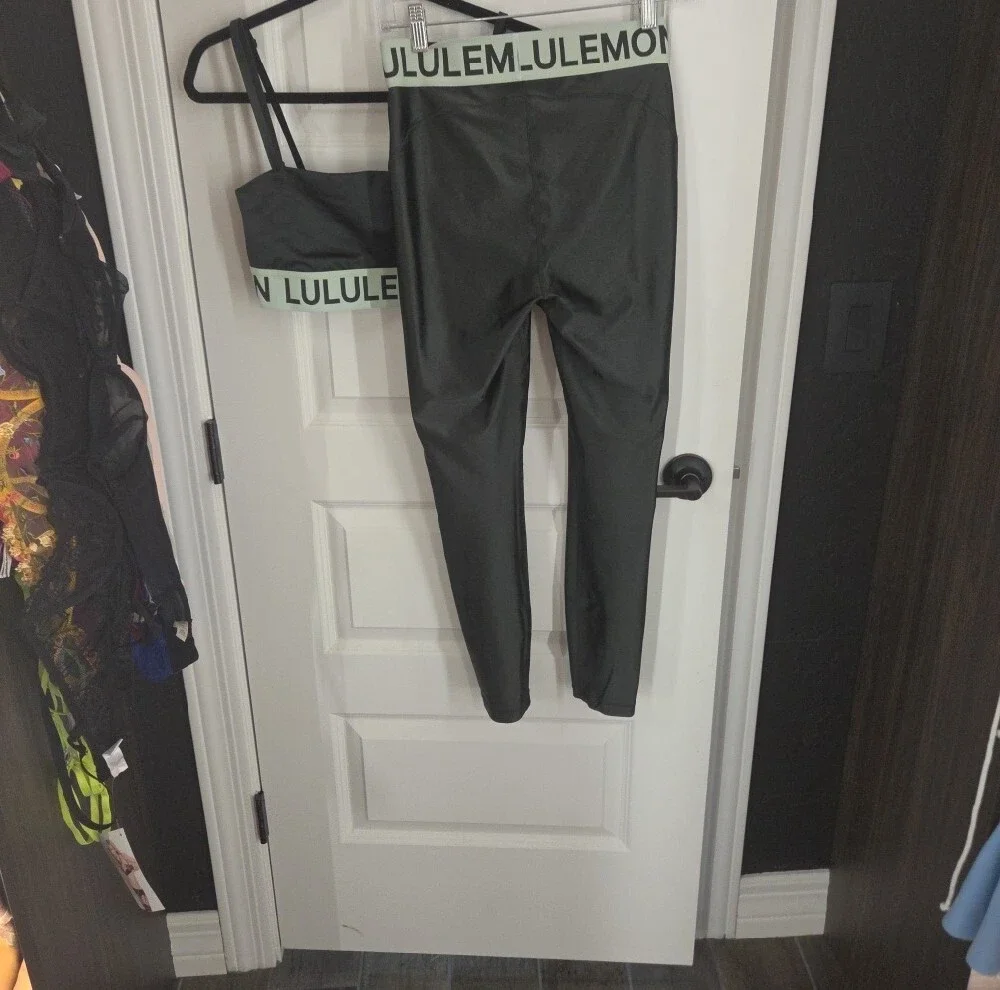 lululemon athletica Leggings and Sports Bra with Sage Logo Waistband